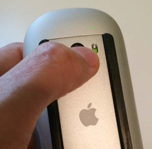 iMacのマジックマウスの電池交換