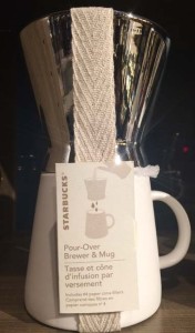 ドリップ式コーヒーを作る器具を、英語では「Pour Over」と言います。