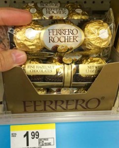 アメリカのドラッグストアで買えるお土産（Ferreroのチョコレート）