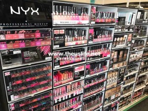 Walgreens NYXのコスメ売り場