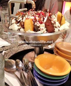 Beaches & Cream Soda Shop の巨大パフェ