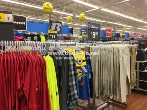 Walmart（ウォルマート）服売り場