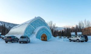 チェナ温泉付近の氷の博物館